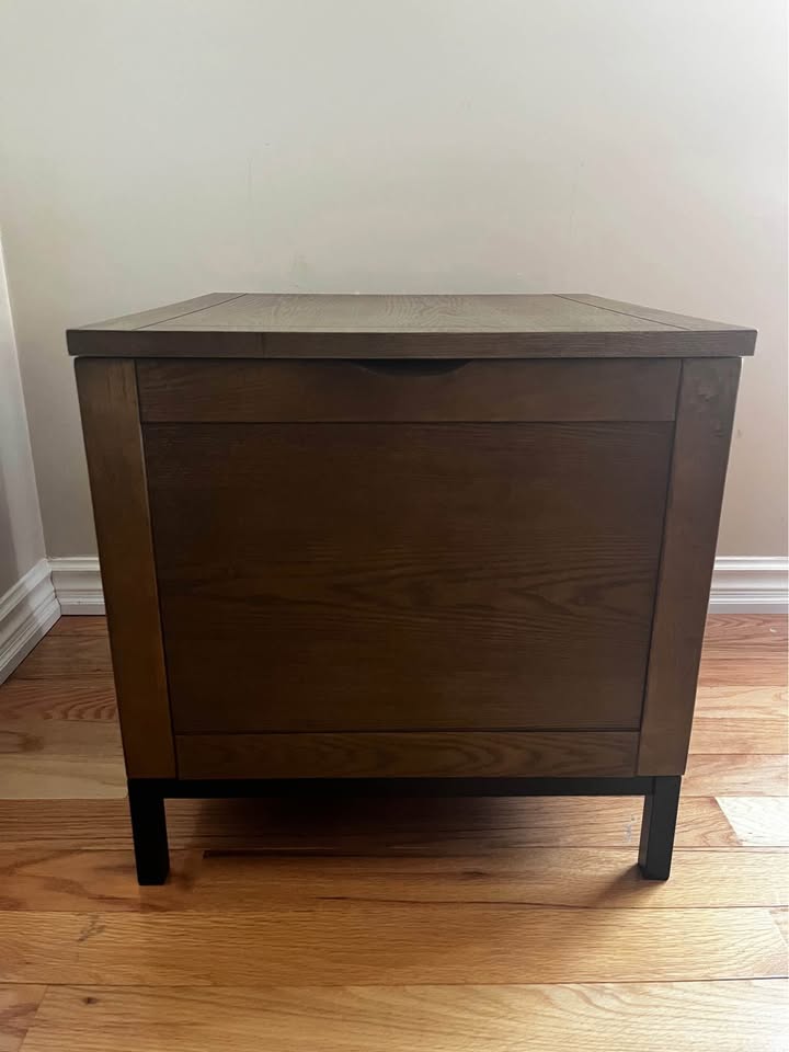 Brunswick Tray Top End Table – Reduced Price Due to Cosmetic Damage