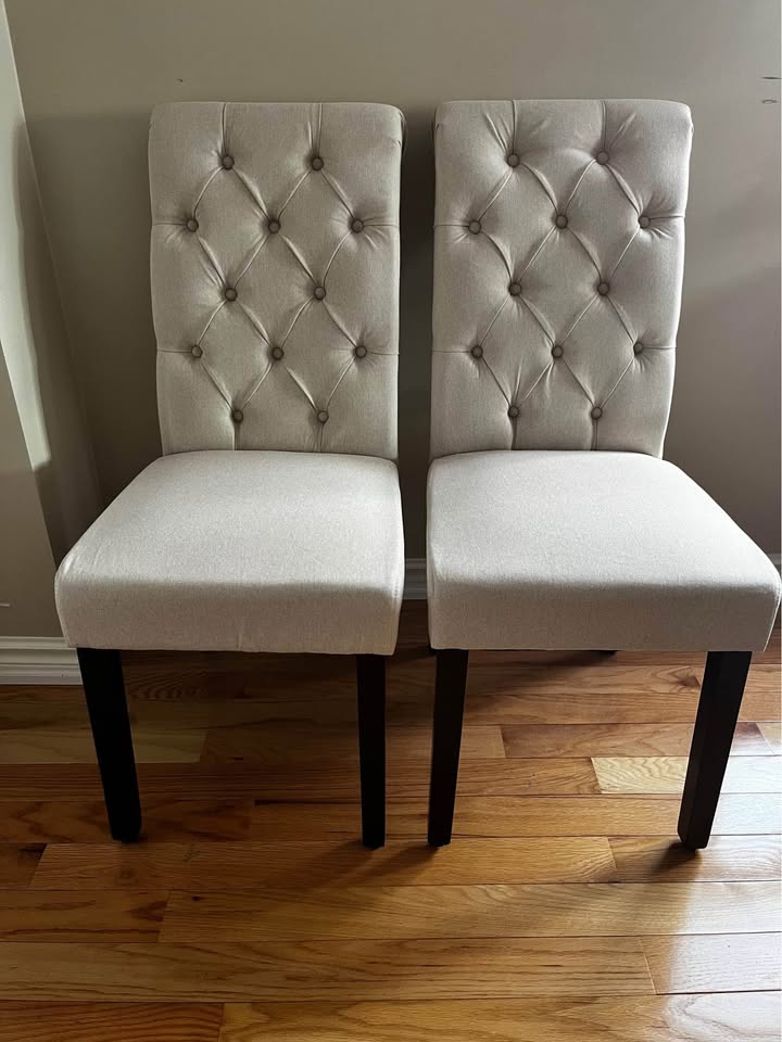 Artemisia Tufted Upholstered Wooden Dining Chairs (Set of 2)