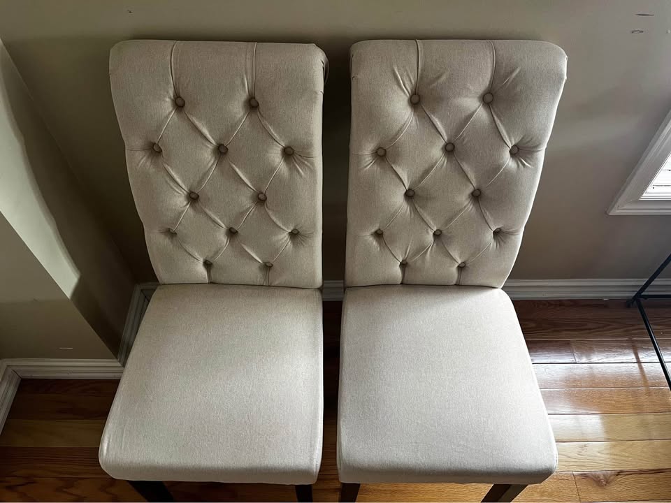 Artemisia Tufted Upholstered Wooden Dining Chairs (Set of 2)