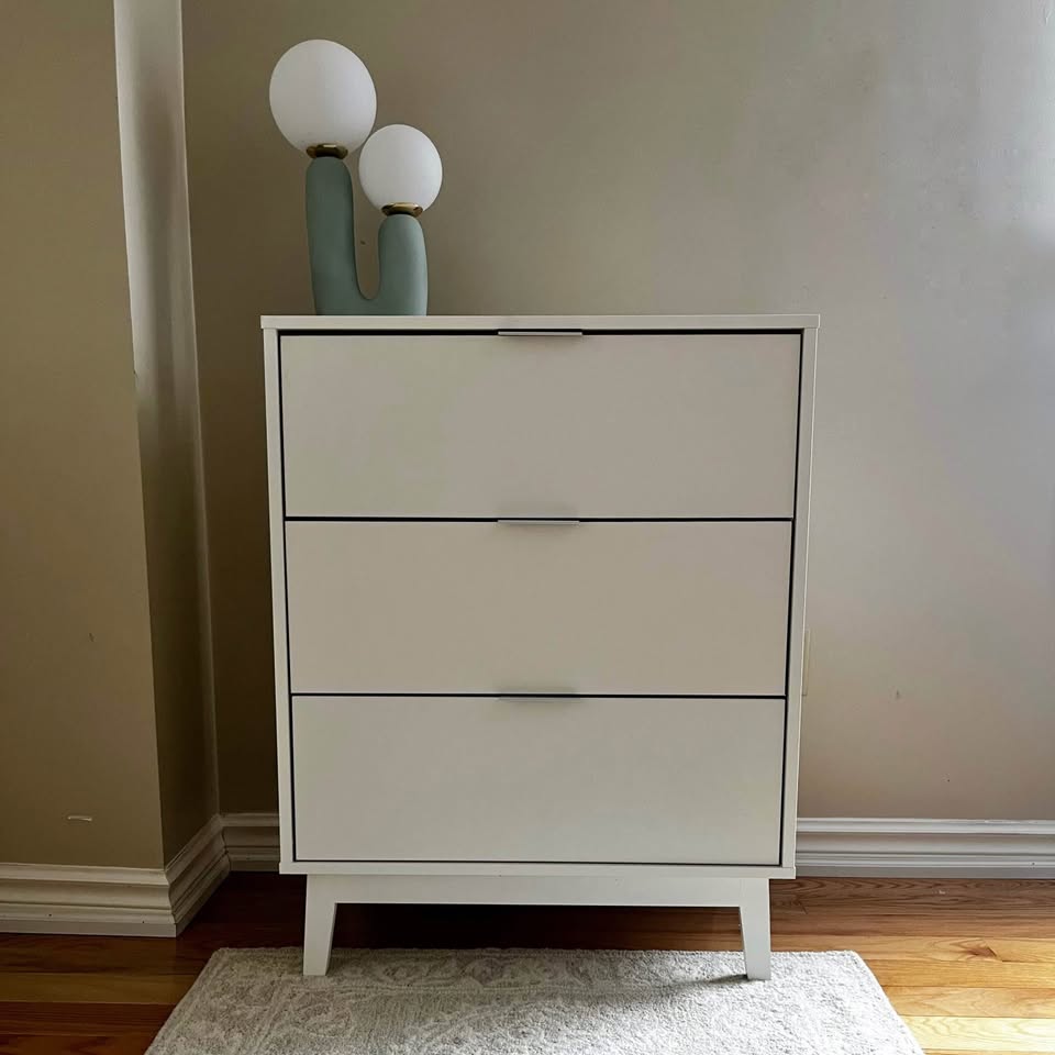 Modern White 3-Drawer Dresser