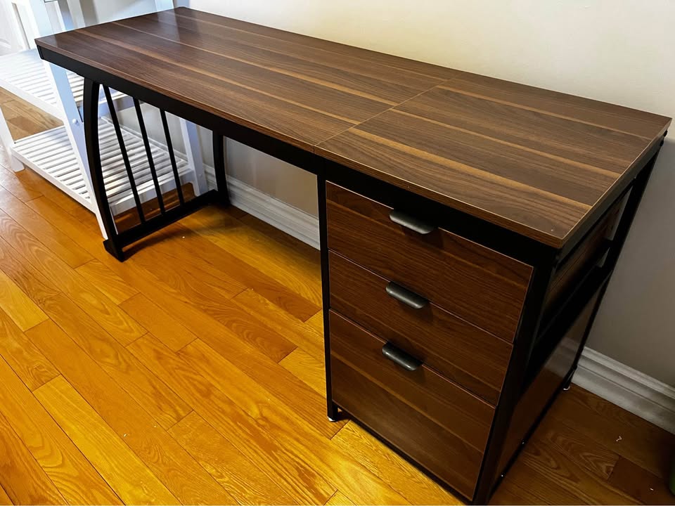 Syasia 59'' Computer Desk with 3 Drawers – Minor Cosmetic Damage