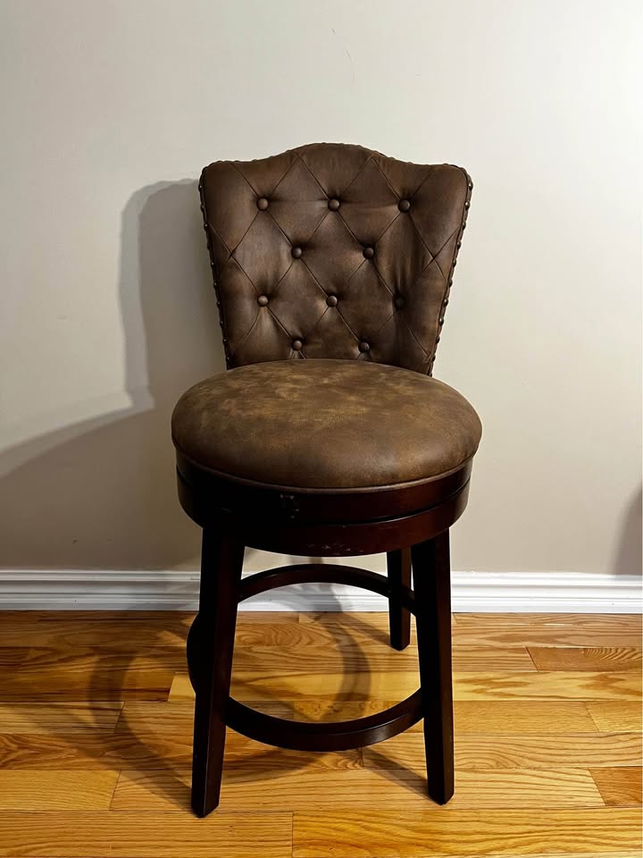 Faux Leather Swivel Counter Stool – 30.5" Seat Height