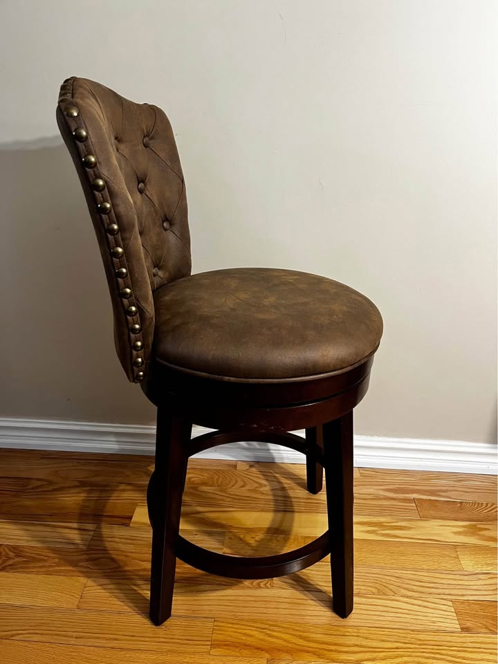 Faux Leather Swivel Counter Stool – 30.5" Seat Height