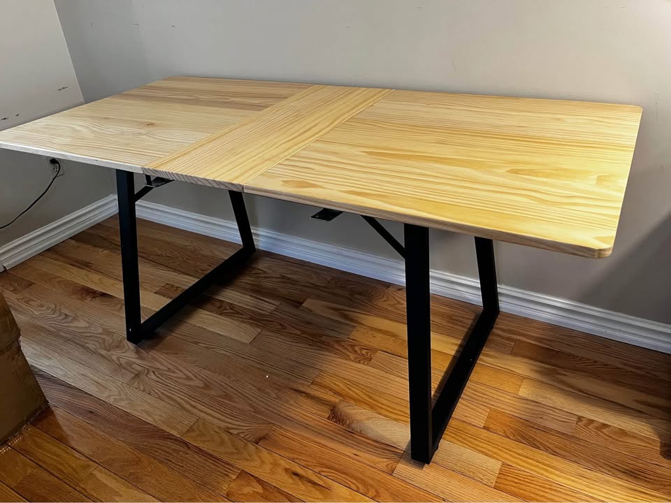 Parowan 51.1'' Extendable Dining Table – Expands to 66.9"