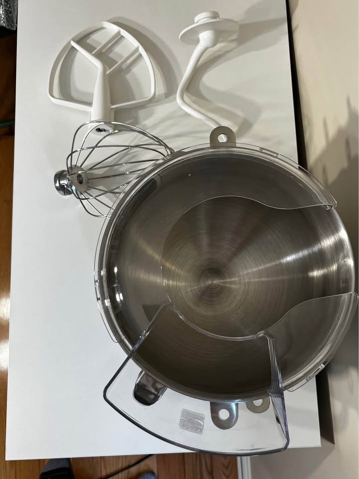 Kenmore Elite Heavy-Duty 6 Qt Bowl-Lift Stand Mixer – 600W – Silver