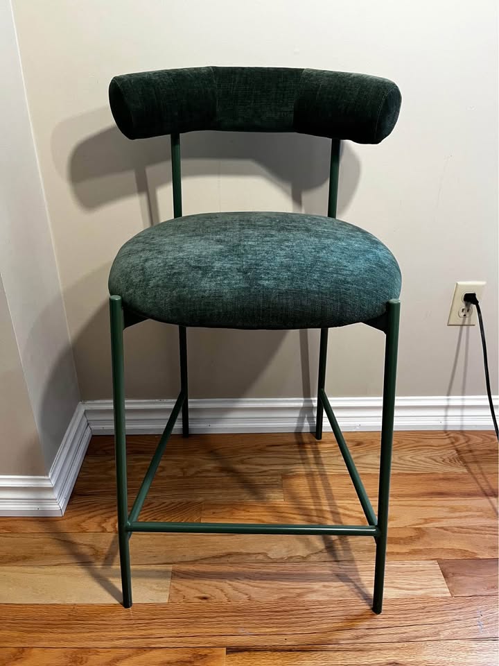 Modern Green Velvet Bar Stool with Curved Backrest