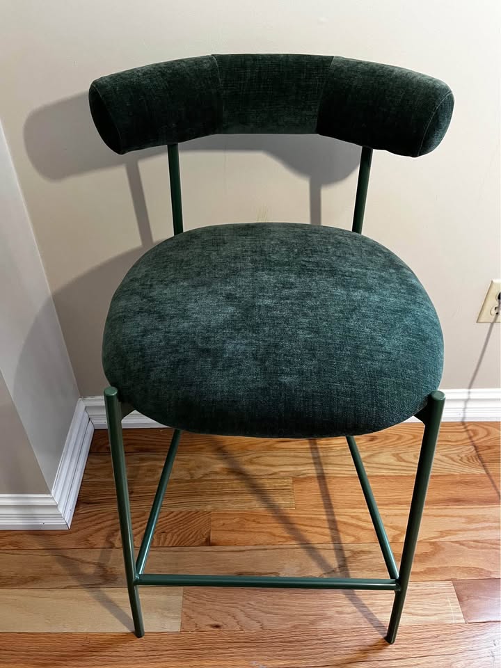 Modern Green Velvet Bar Stool with Curved Backrest