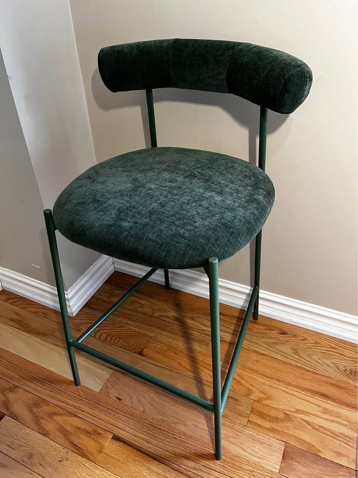 Modern Green Velvet Bar Stool with Curved Backrest