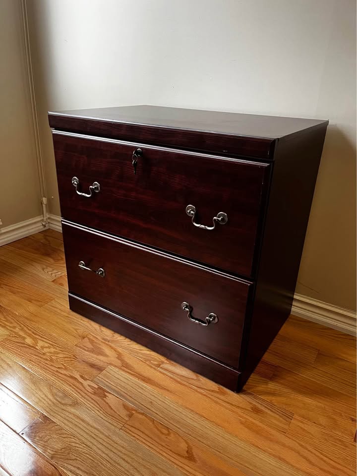 Clintonville 30.12'' Wide 2-Drawer File Cabinet – Minor Damage