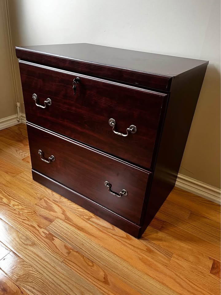 Clintonville 30.12'' Wide 2-Drawer File Cabinet – Minor Damage